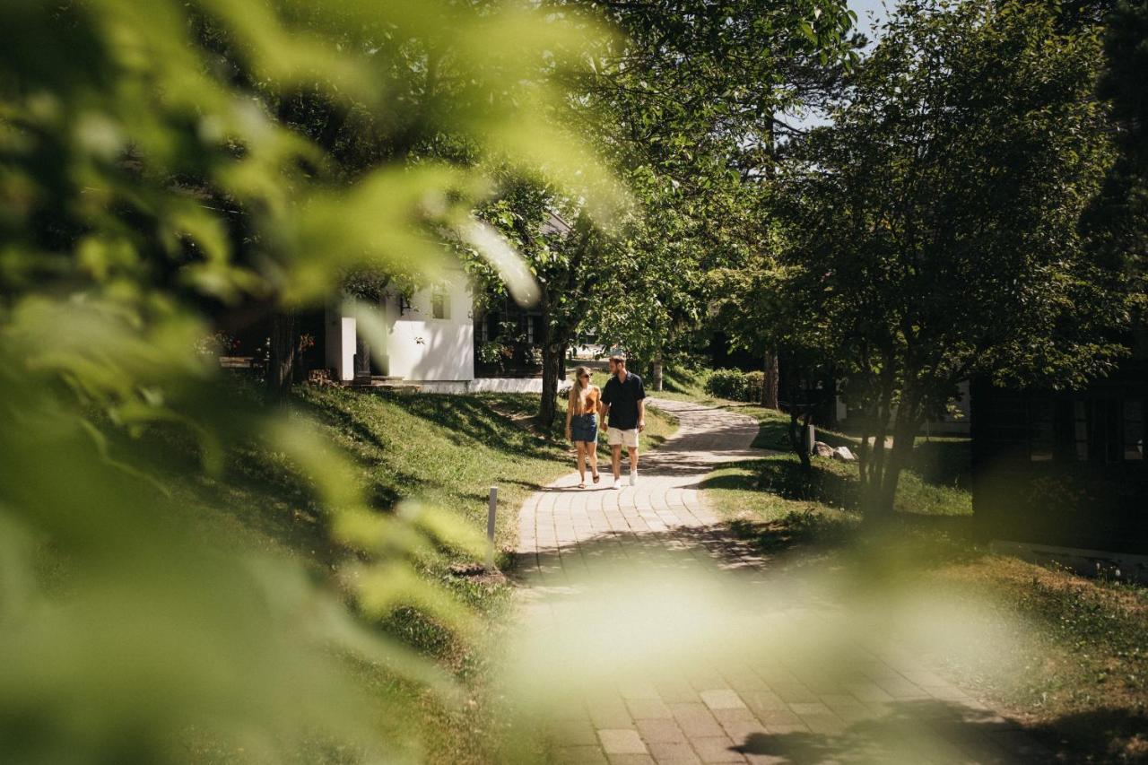Naturel Hoteldorf Seeleitn Faak am See Bagian luar foto