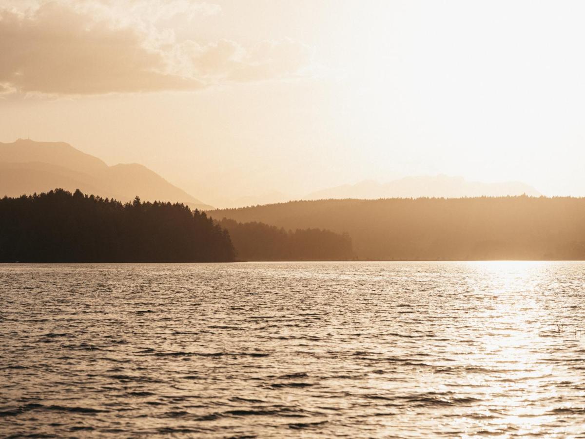 Naturel Hoteldorf Seeleitn Faak am See Bagian luar foto