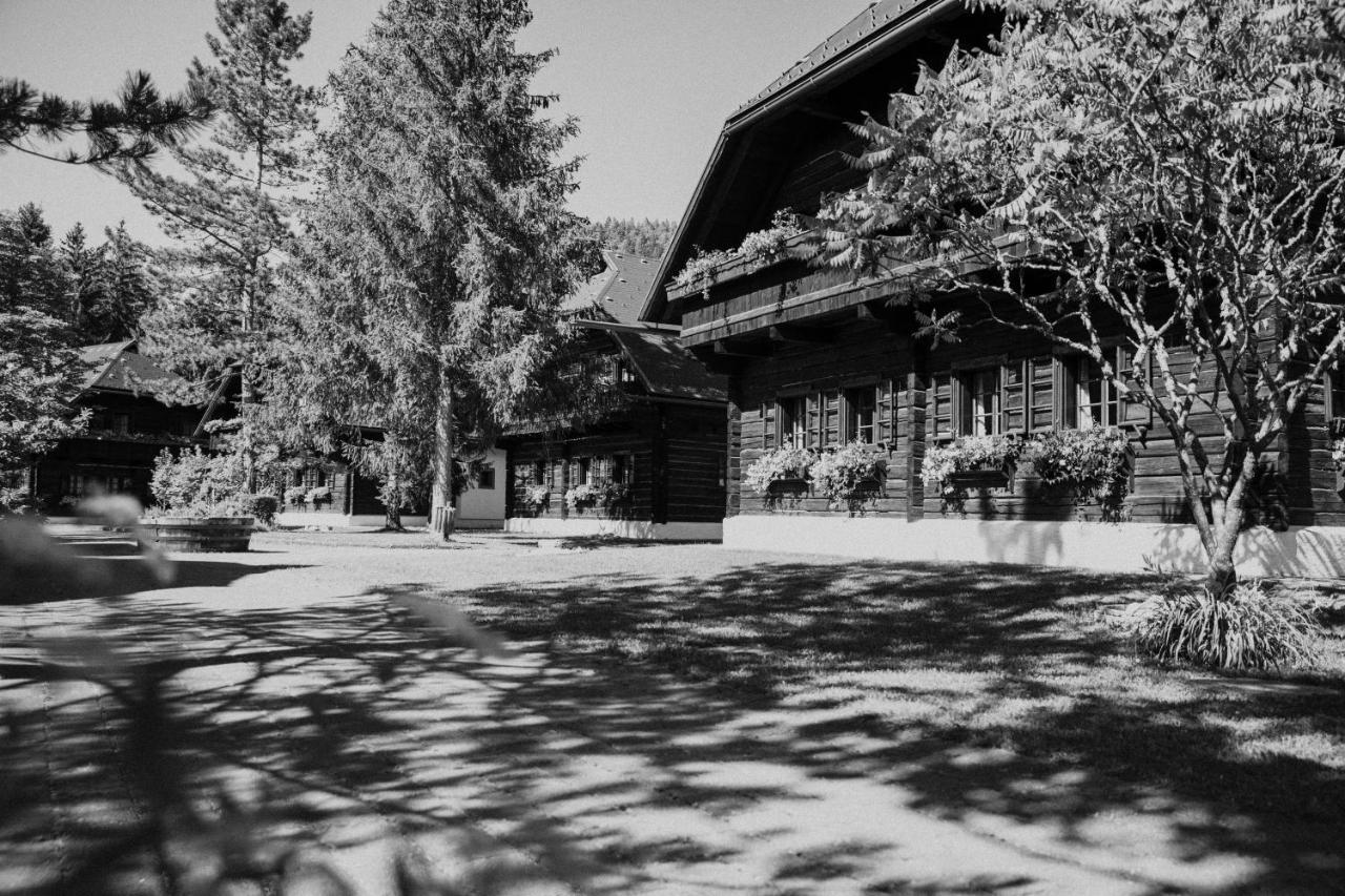 Naturel Hoteldorf Seeleitn Faak am See Bagian luar foto
