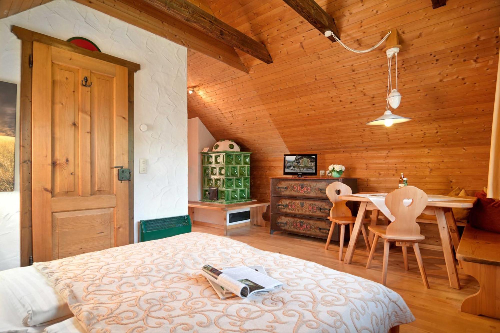 Naturel Hoteldorf Seeleitn Faak am See Bagian luar foto
